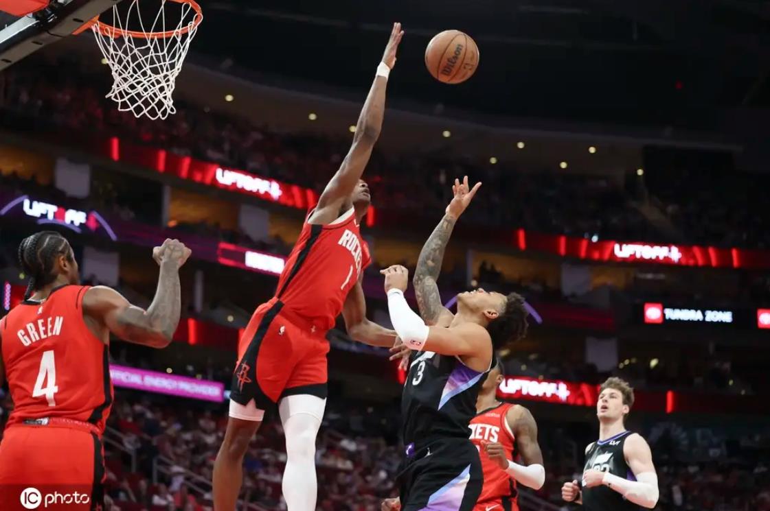 爱游戏app-曼联观众热烈欢呼！，Scout迎来三赛季出色发挥全场沸腾不已的简单介绍