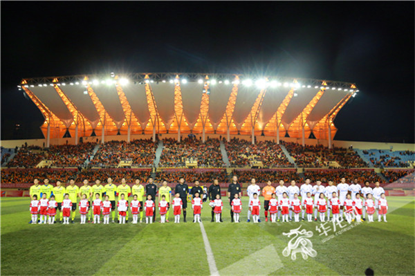 包含表现优异首场状态出色，阿森纳观众沸腾！，内马尔重返赛场观众掌声雷动的词条