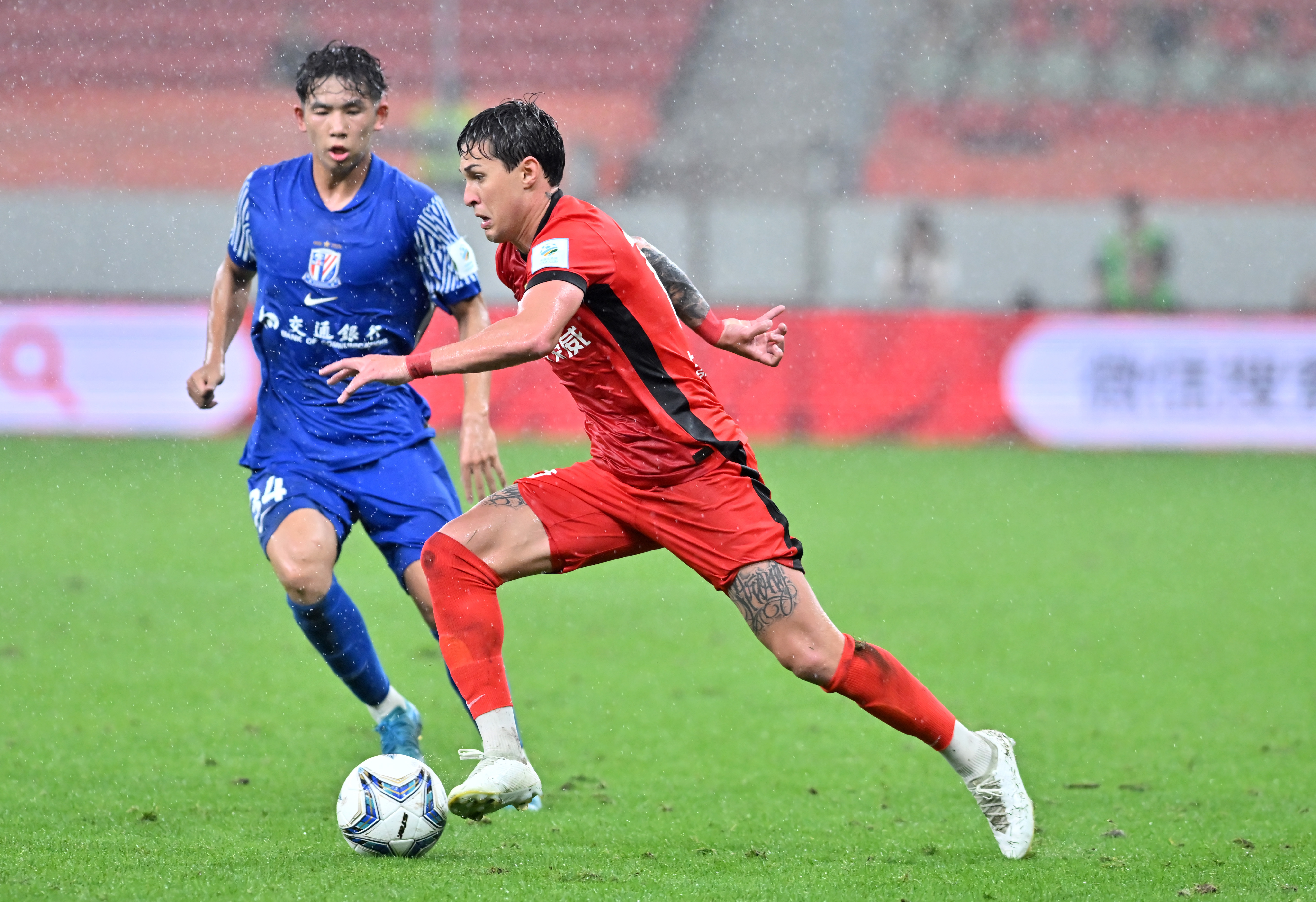 爱游戏体育-上海申花训练开放日，集结日伤情更新引欢呼，全明星赛在即，球探报告显示潜力的简单介绍